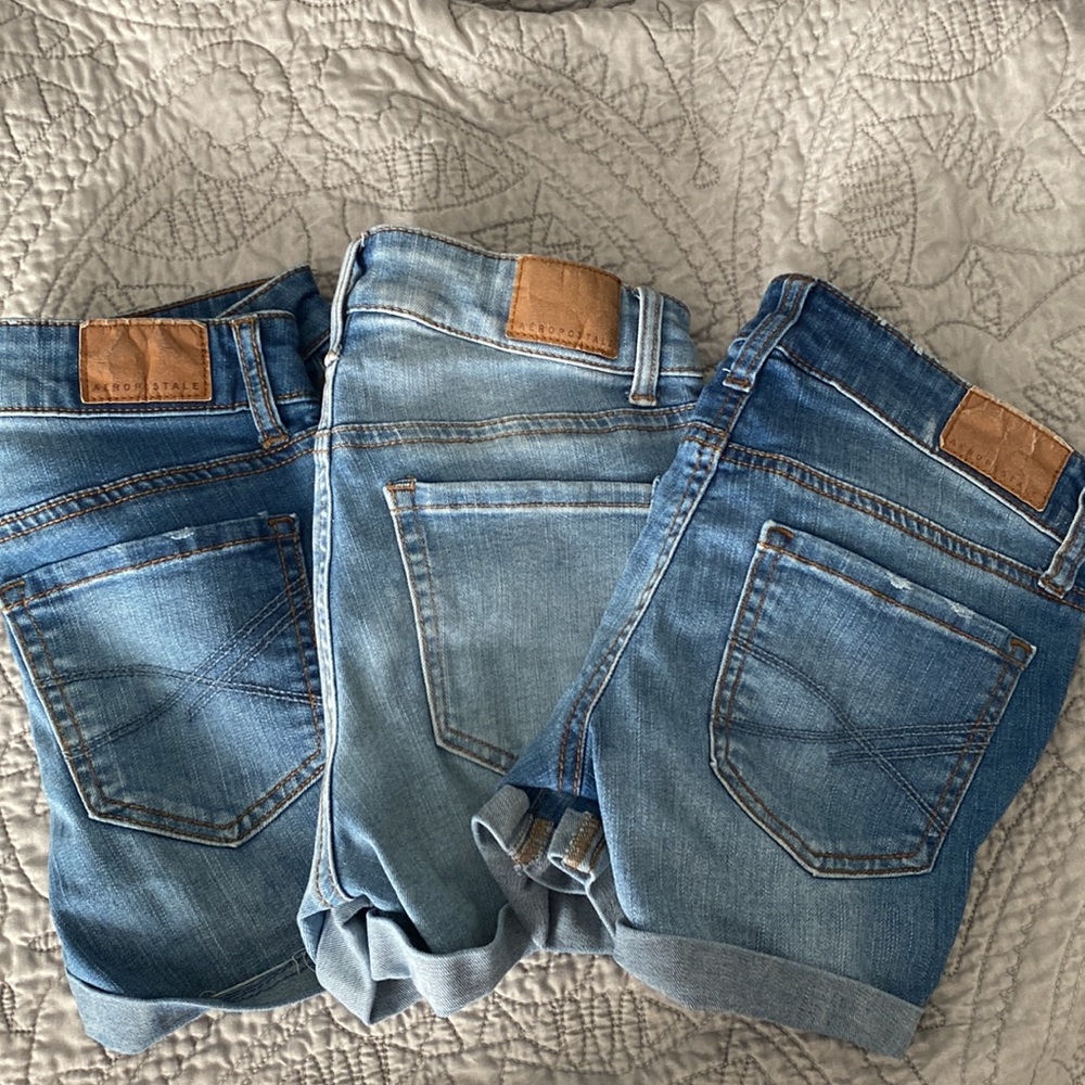 Size 000 Junior Aeropostale jean shorts.  Lot of 3 pairs